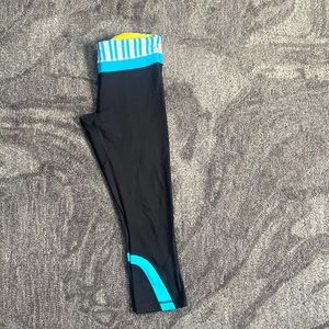 Lululemon cropped pants. Size 6.